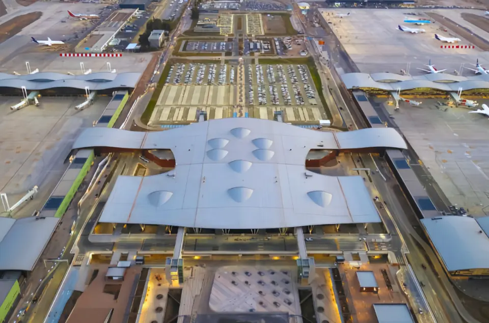 Терминал 2 международного аэропорта Артуро Мерино Бенитеса